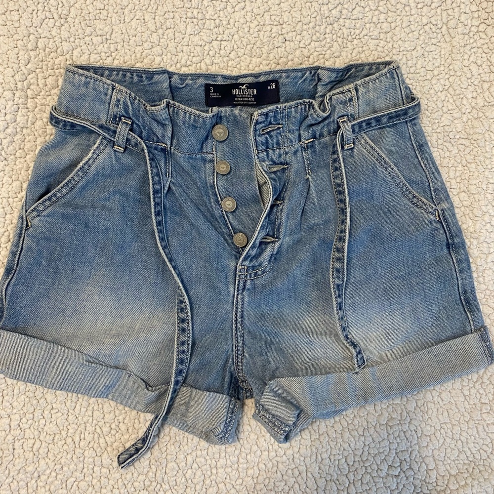 Hollister Ultra High Waist Denim Shorts Size 26/3
